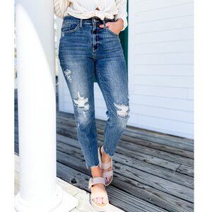 Judy Blue Relaxed Fit Distressed & Frayed Hem Jeans